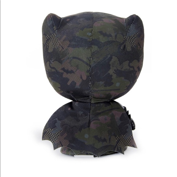 7” DZNR BATMAN CAMO COLLECTOR’s CHIBI PLUSH - Picture 7 of 7